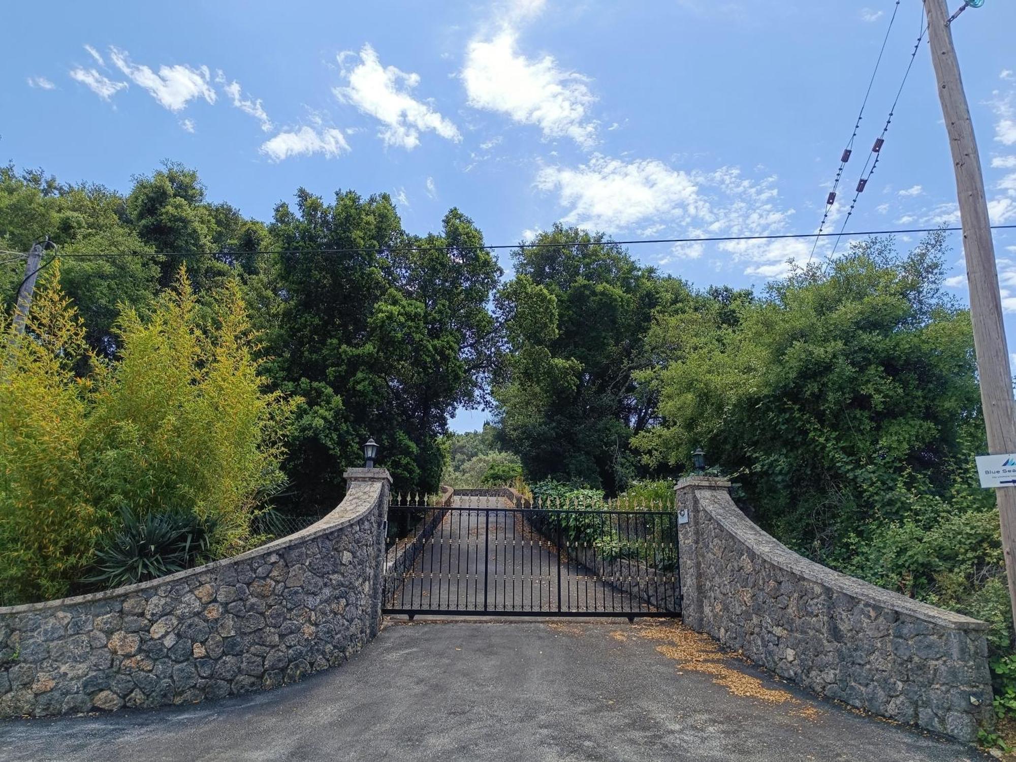 Villa Kerkyra Гувия Екстериор снимка