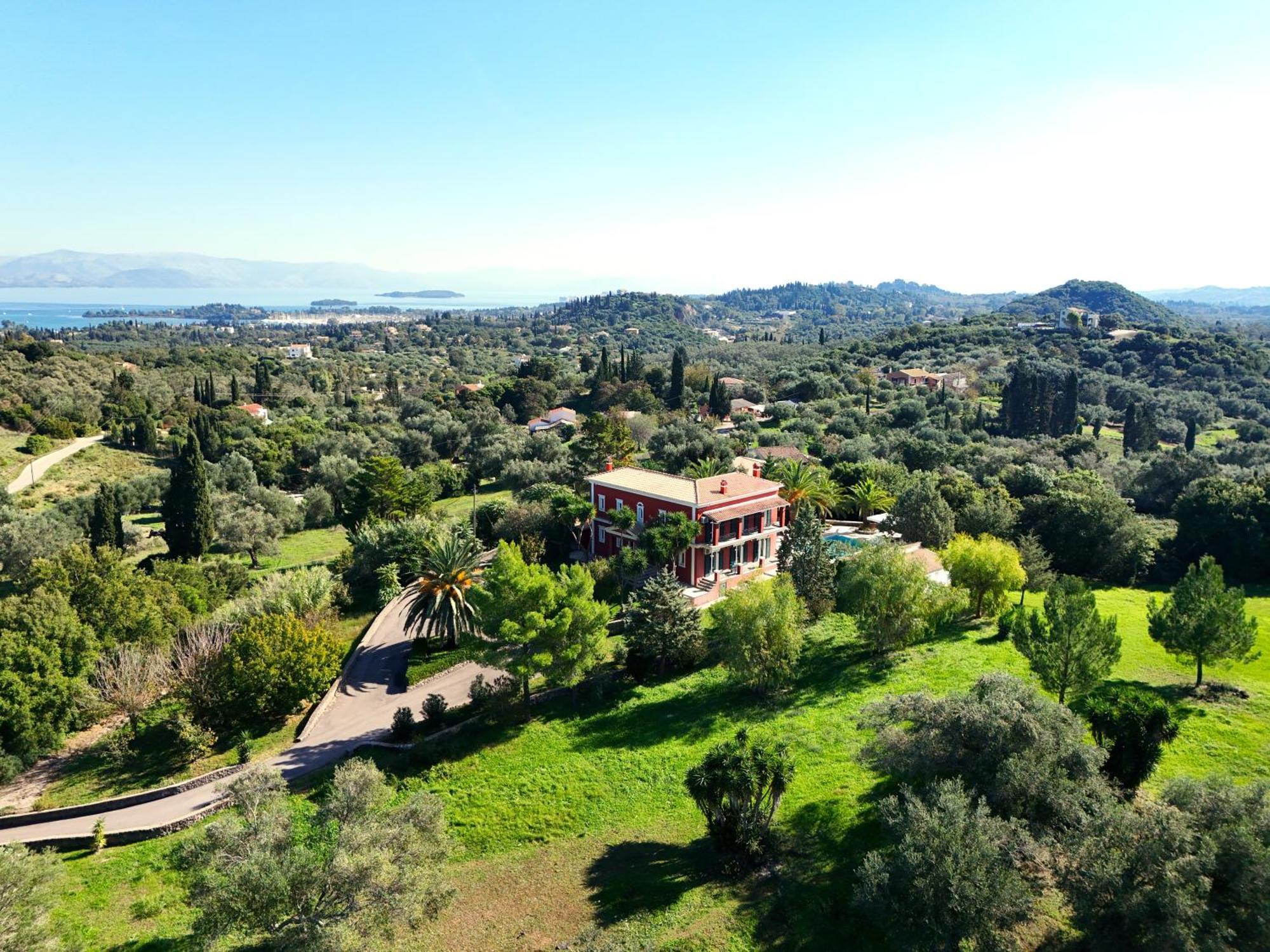 Villa Kerkyra Гувия Екстериор снимка